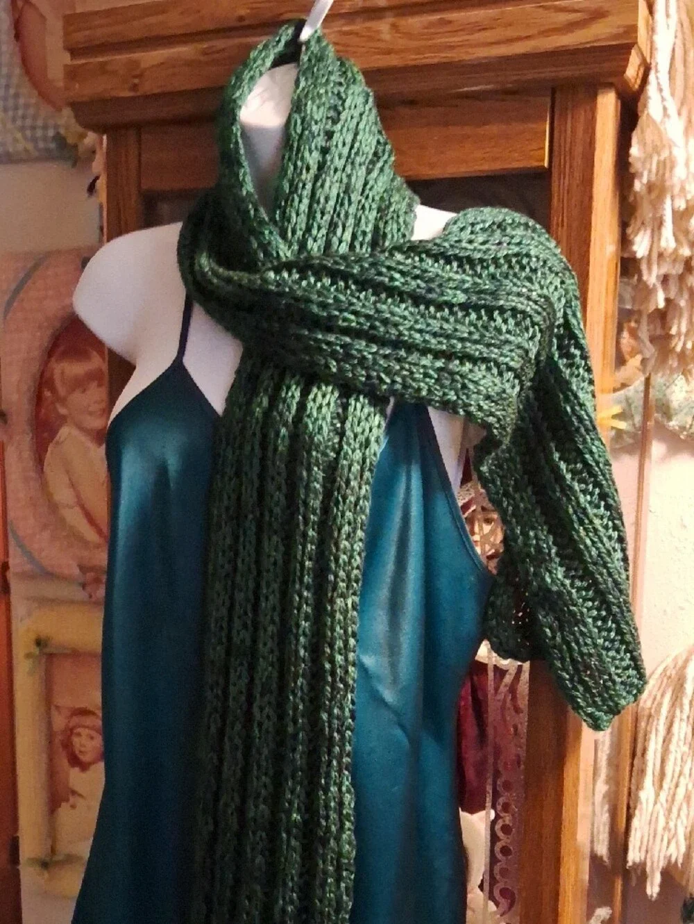 NWOT,Green Knit Scarf - Women's Accessory☘️💚☘️